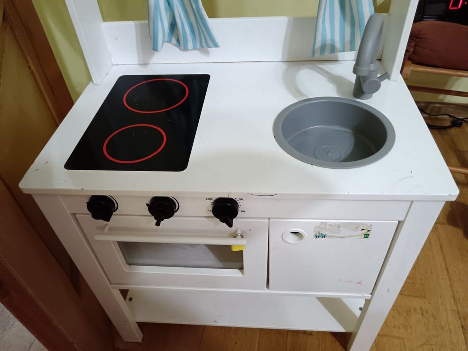 Bucatarie de lemn pentru copii