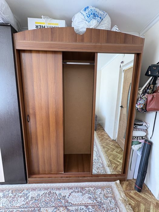 Продам купейный шкаф