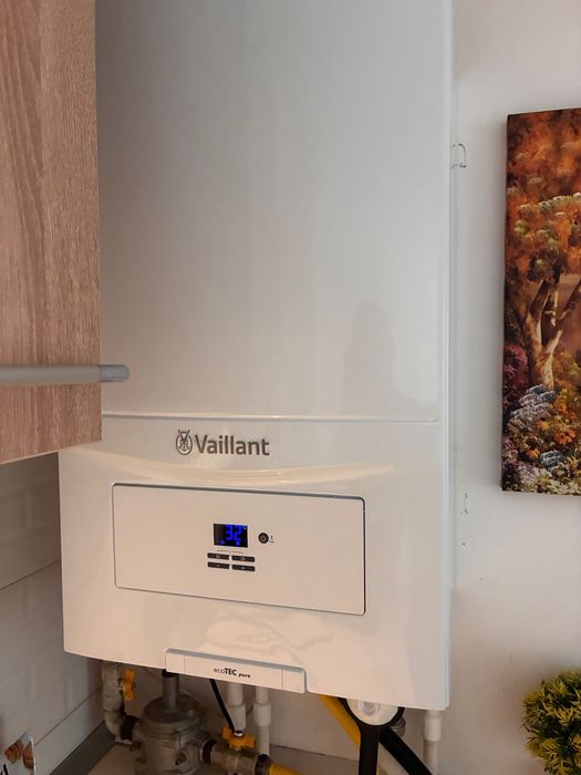 Vând apartament cu 2 camere, zona centrală, complet mobilat și utilat!