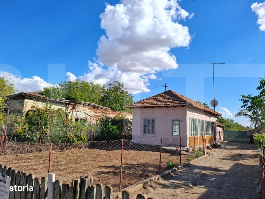 Casa locuibila cu teren 2.809 mp si anexe, la doar 20 minute de oras