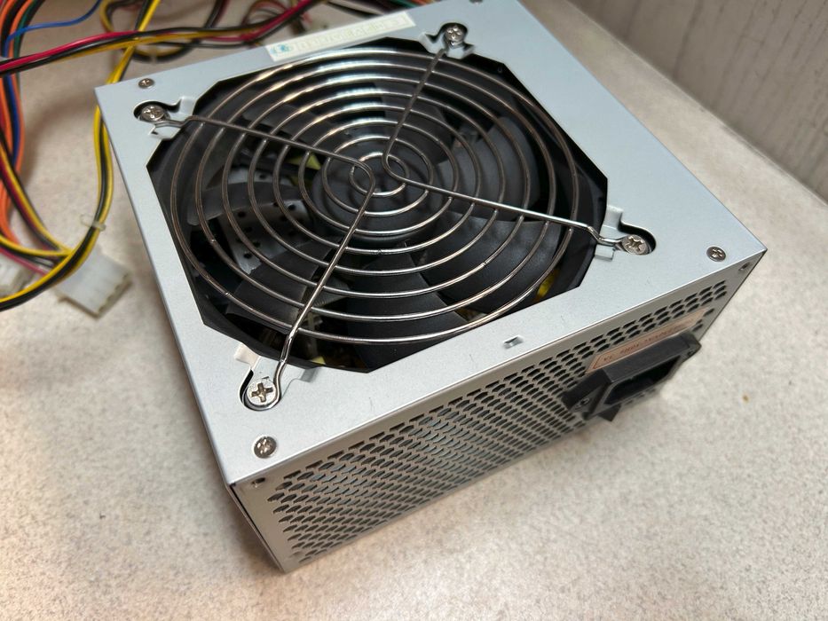 Захранване за компютър HKC SZ-400DR