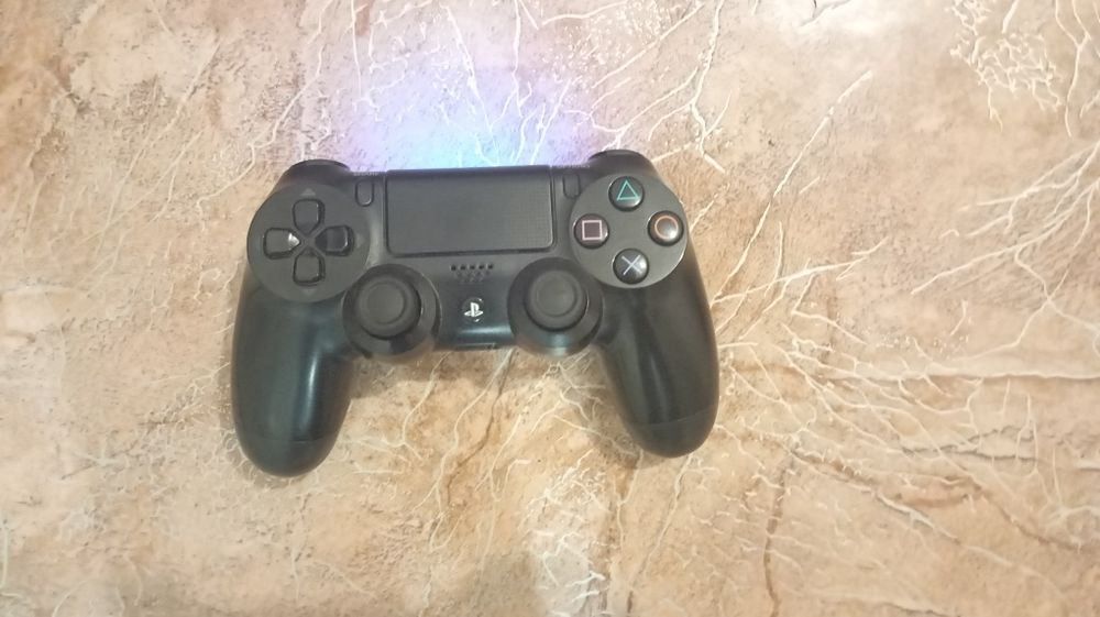 Джостик PlayStation 4