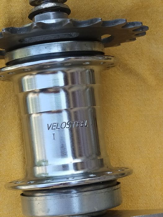 Продам  б/у запчасти на Урал в хорошем состоянии  УСтупка будет.Люстры