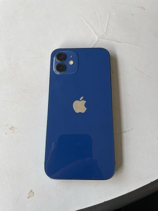 Iphone 12 в хорошом состояние