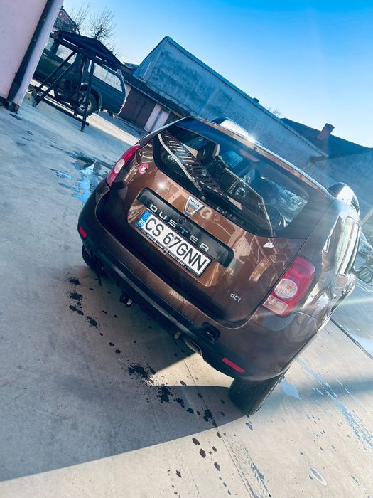 Vând Dacia Duster 4x4 2012