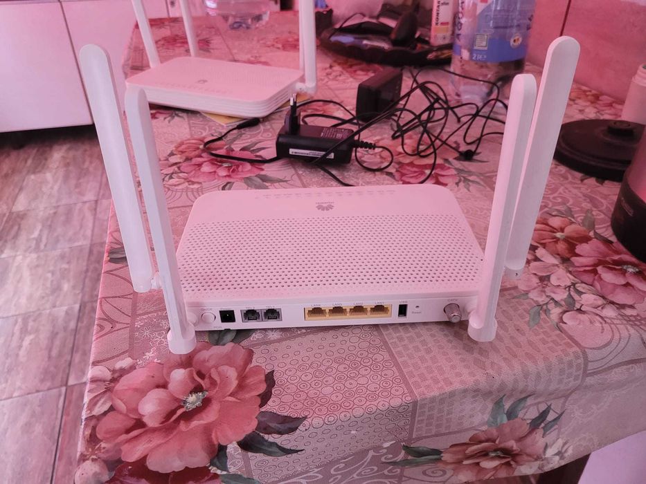 Router Huawei HG8247W5 fibra optica oferta 100 RON per BUCATA