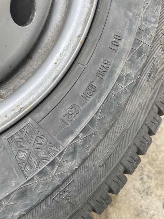 Зимни гуми с джанти 225 70 15 Спринтер
