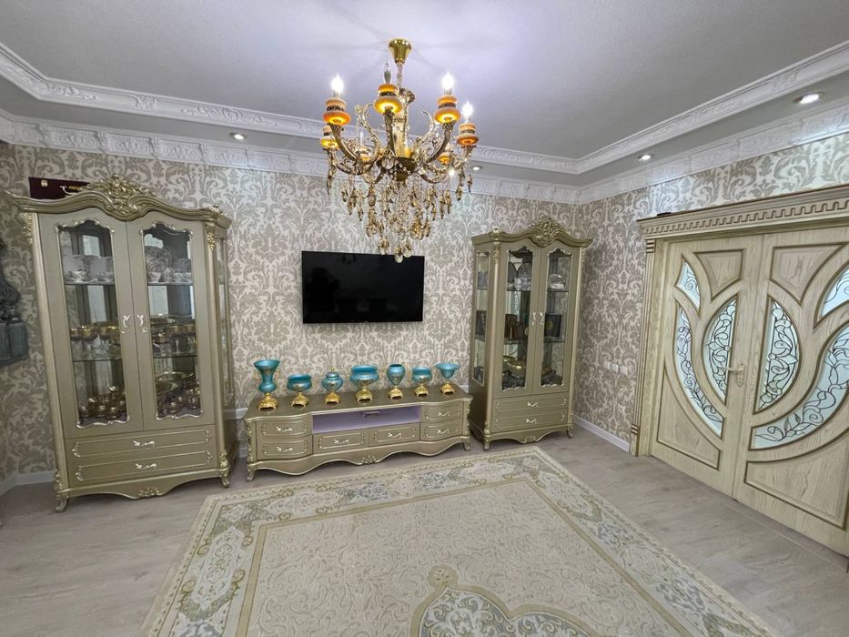 Срочно!     Продаётся 3-комн.  92м2.    2 этаж.    Дорогой ремонт