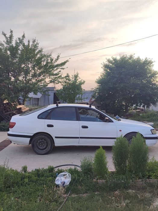 Тайота Карина хэтчбек