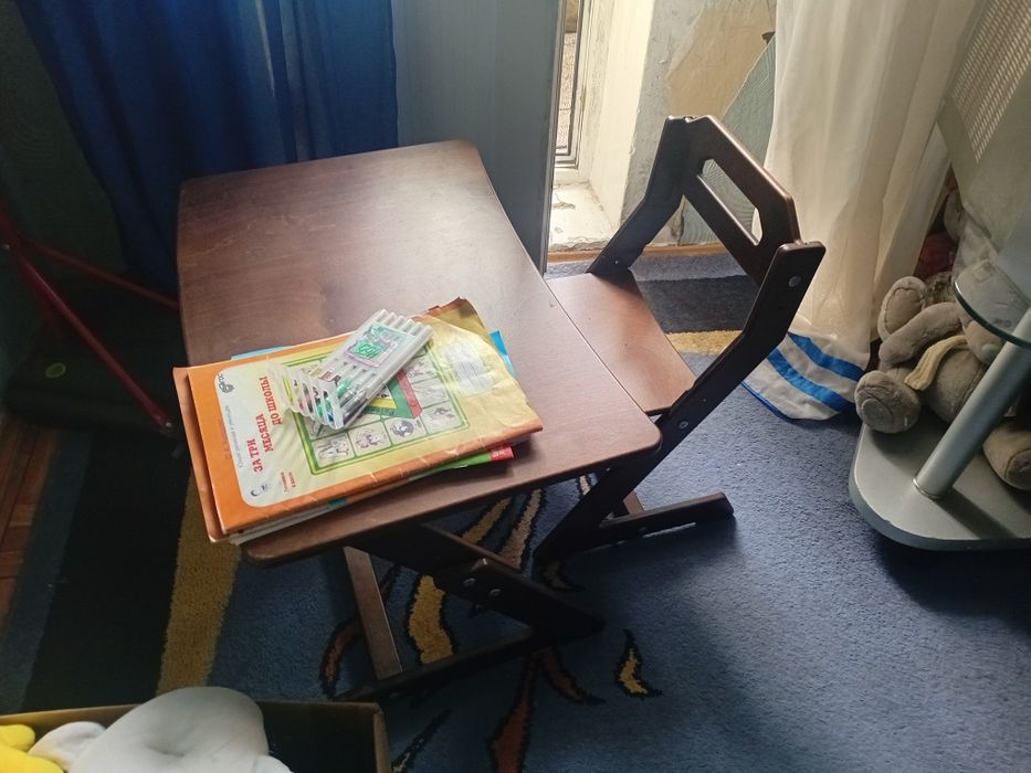 Продам парту,в идеале