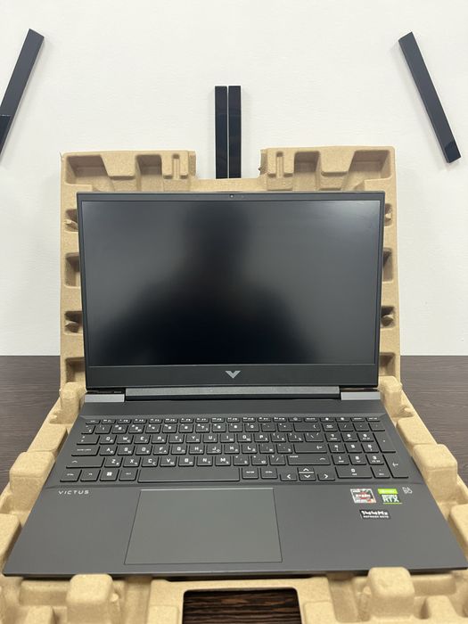 Игровой нойтбук VICTUS by HP Laptop 16-e0008ur
