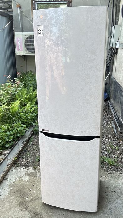 Срочно продам холодильник LG