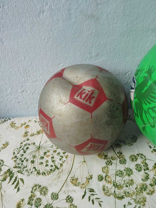 Продавам  топки за Футбол