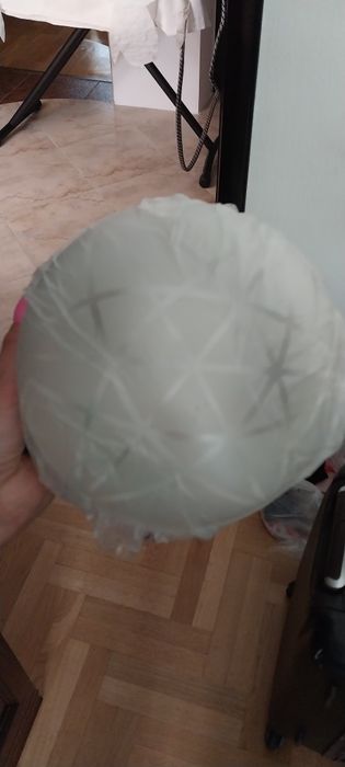 Лампа белая стекло