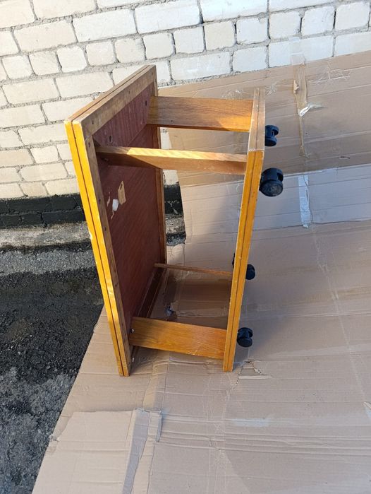 Продам журнальный столик,
