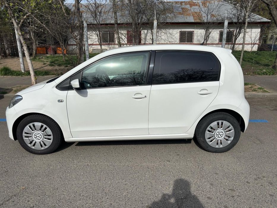 Volkswagen Up 2016 benzină, 4.312 € — imagine 2