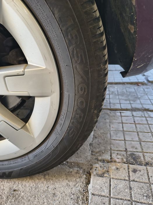 Продавам всесезонни гуми