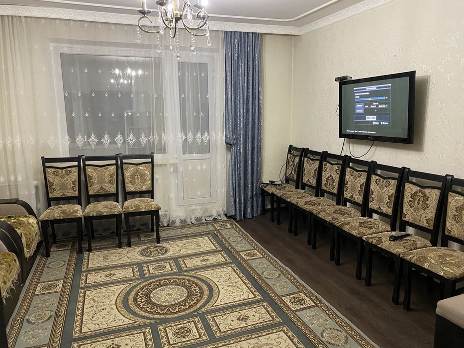 Стол большой +10 шт стуля