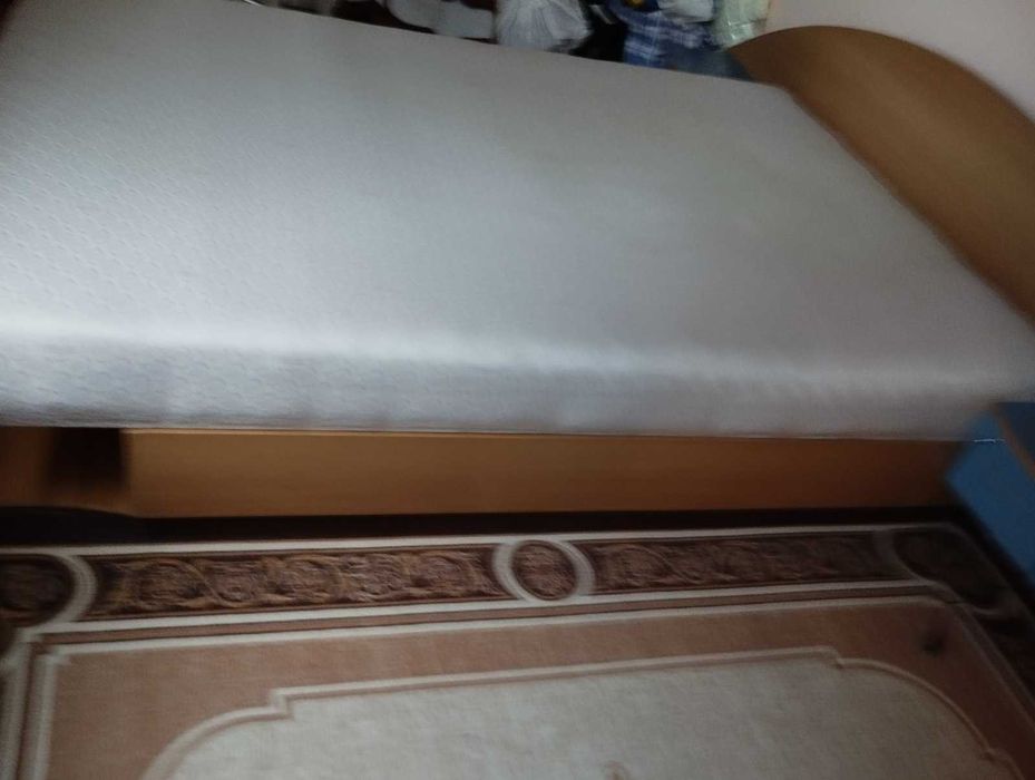 еднолицев матрак TED (60 лв) и метална спалня с матрак (150 лв)