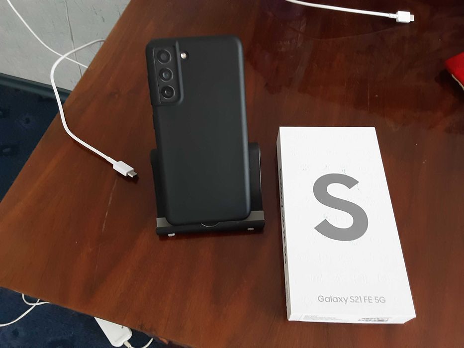 Смартфон Самсунг/Samsung S21 FE