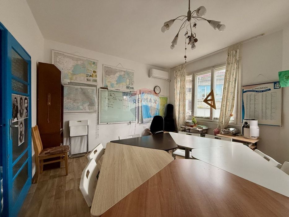 Апартамент с две спални, и ПАРКИНГ за продажба, Център, гр. Варна, Я.