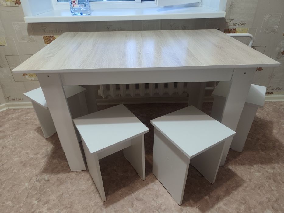Продам стол и стулья