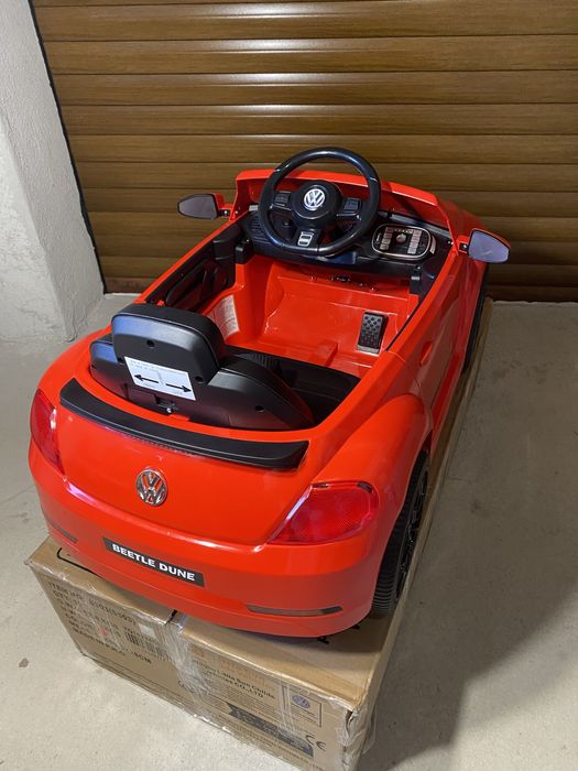Детска кола Volkswagen Beetle с дистанционно 12V 4,5Ah