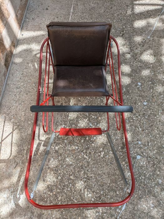 Ретро люлка тип люлеещо се конче