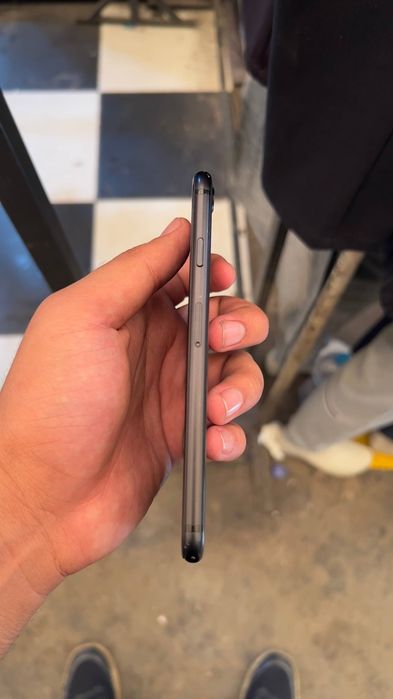 Iphone se sotiladi
