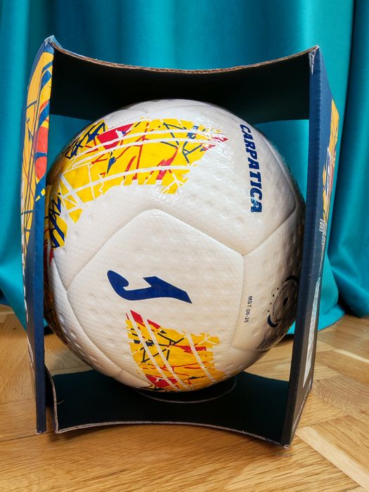 Minge Joma oficiala Carpatica Federatia Romana de Fotbal