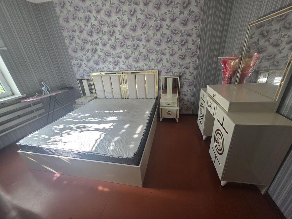 Спални гарнитур сатылады