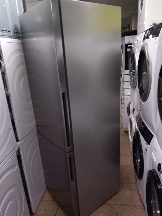 Иноксов комбиниран хладилник с фризер Сименс Siemens 2 години гаранция