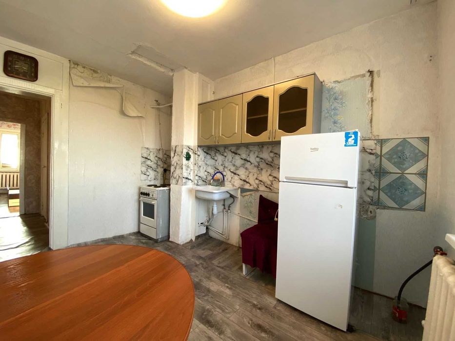 Продам 2-х ком. - на 8 мкр!