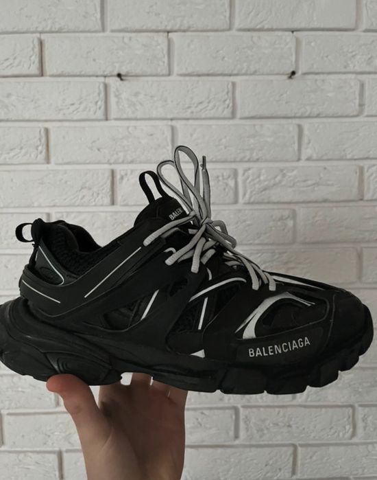 Balenciaga track
