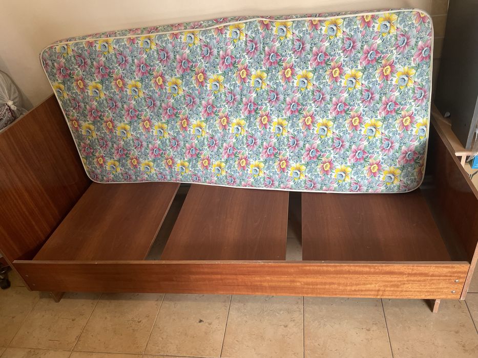 Продам односпальную кровать