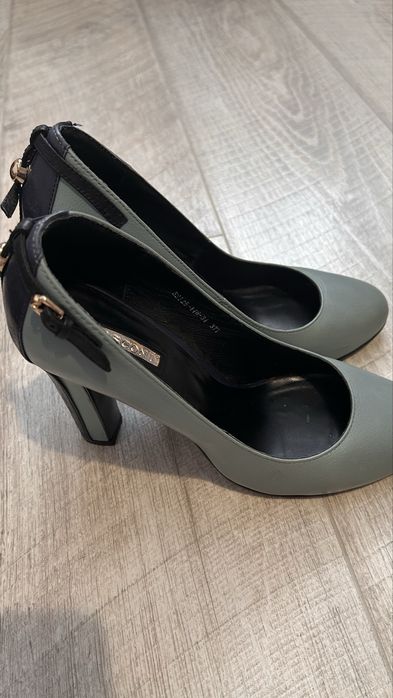 Продам женские кожаные туфли б/у в отличном состоянии