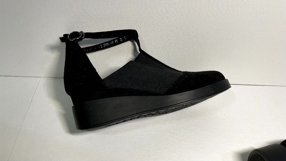 Продам туфли на танкетке