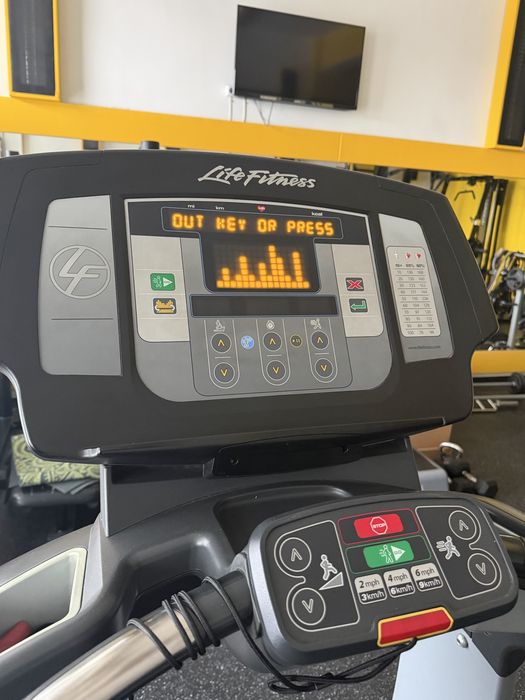 Vand banda de alergat Life Fitness  profesionala  Platinum Club Series