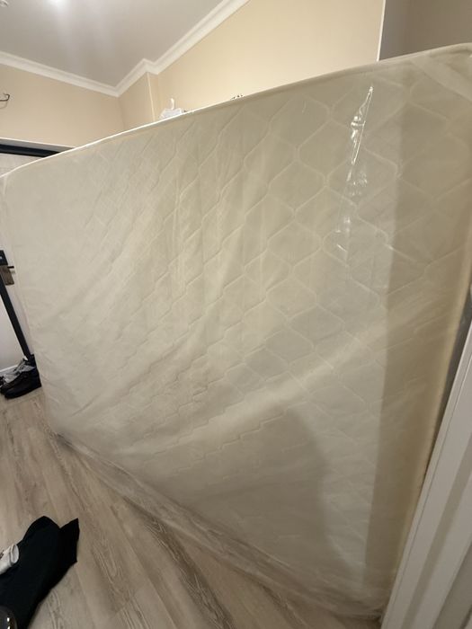 Отдам БУ матрас с топером бесплатно