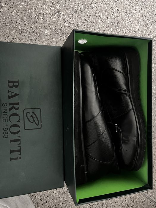 Новый обувь 43 размера