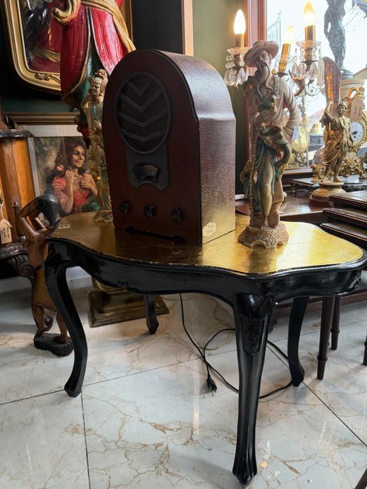 Radio deosebit din lemn