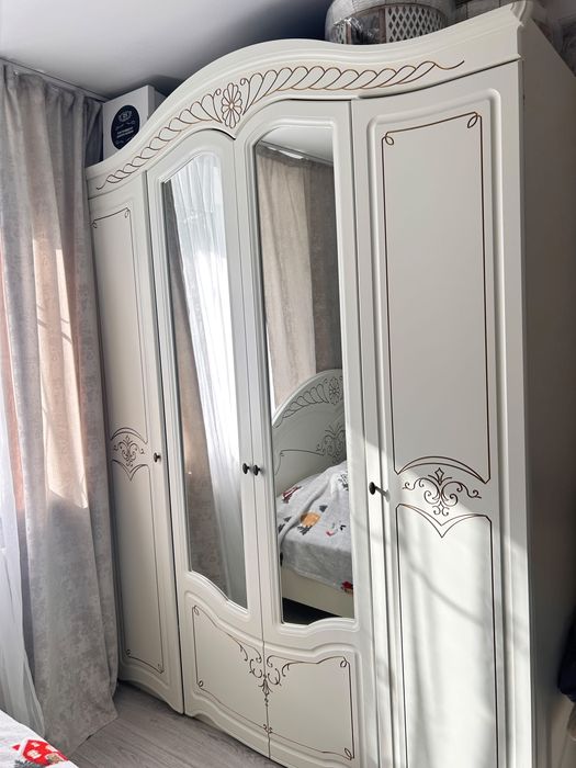Спальный гарнитур