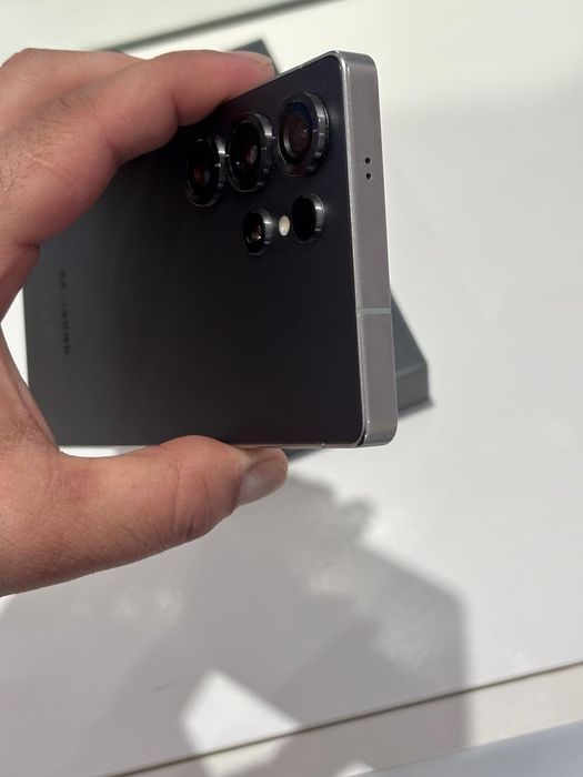 Samsung galaxy s25 ultra-като нов