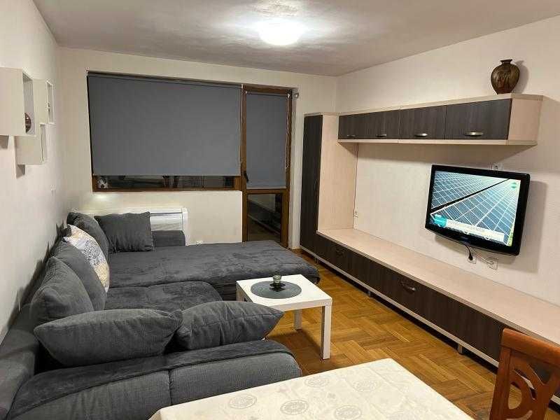 Дава се под наем Тристаен апартамент в Бургас, Възраждане - 105 кв.м за 714 € - Снимка #3