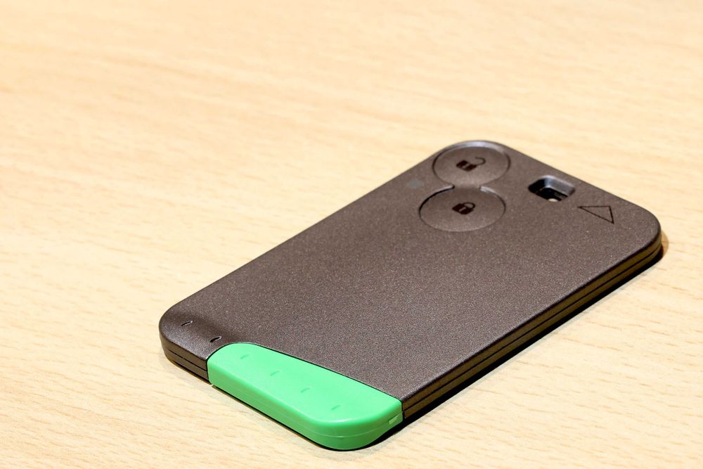 Карта ключ за Рено Лагуна 2  два бутона