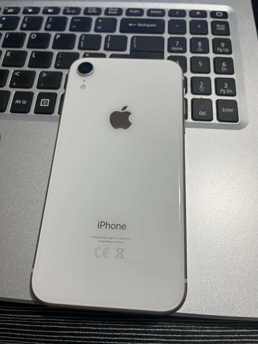 vand iphone XR 64 gb, liber de retea
