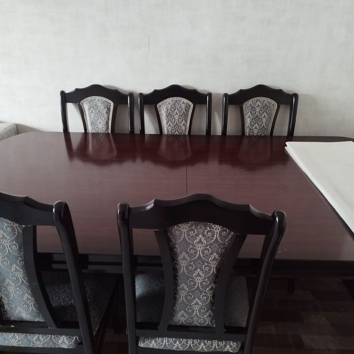 Стол для гостей продам