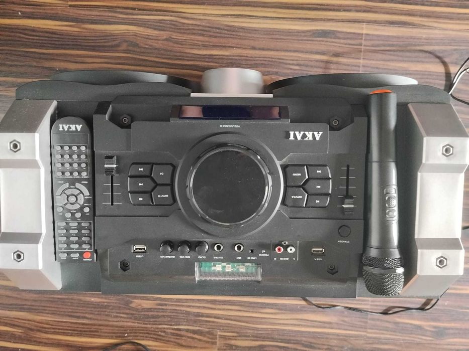 AKAI boxa cu luminite, radio, chitara, microfon, karaoke