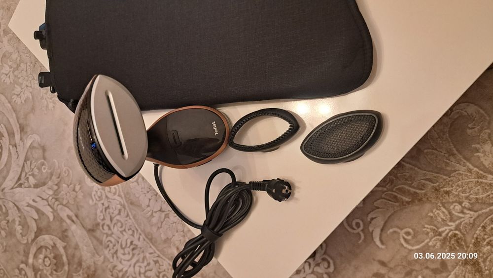 Aparat de calcat cu aburi Tefal DT9100