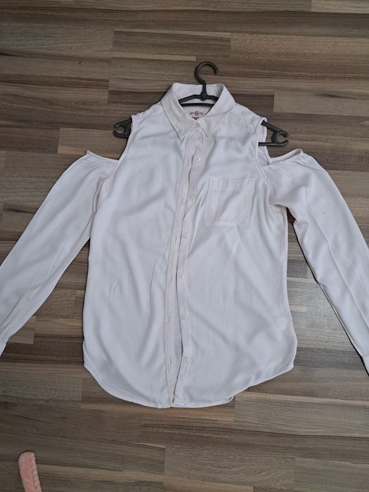 Camasa ,roz pal, cu umerii goi, Marime S/M